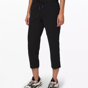 Lululemon On The Fly Cropped Pants - Size 6 WOVEN